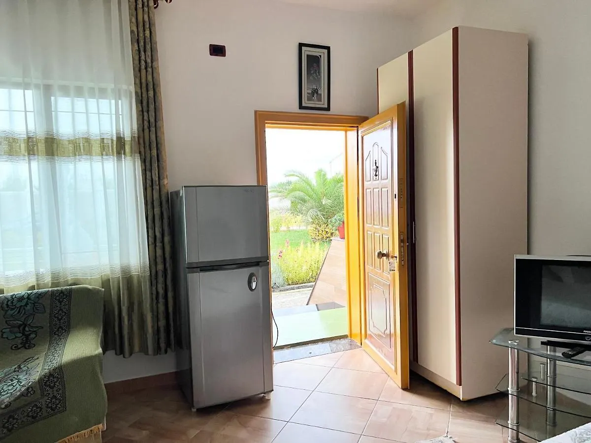 Rrotull Ponari Apartments אלבניה